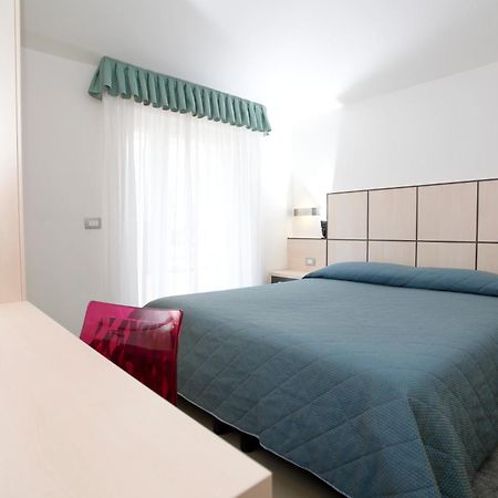 Hotel Miorelli Torbole Sul Garda Kültér fotó