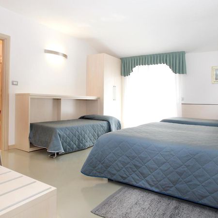 Hotel Miorelli Torbole Sul Garda Kültér fotó