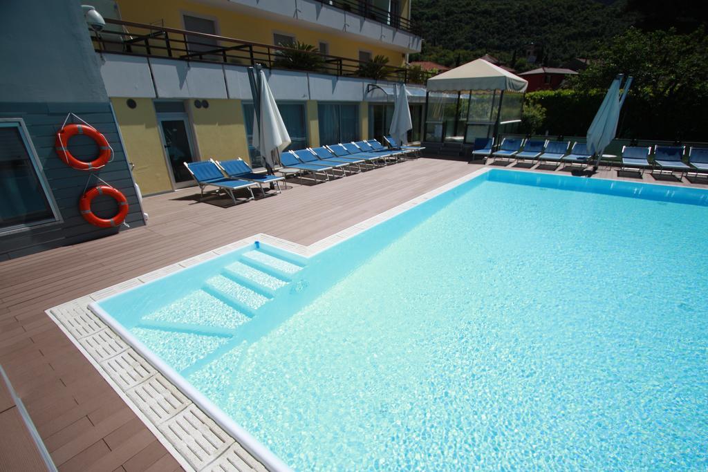 Hotel Miorelli Torbole Sul Garda Kültér fotó