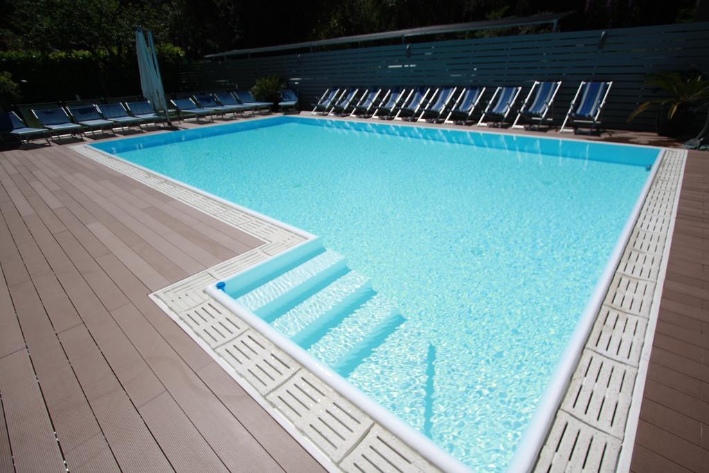 Hotel Miorelli Torbole Sul Garda Kültér fotó