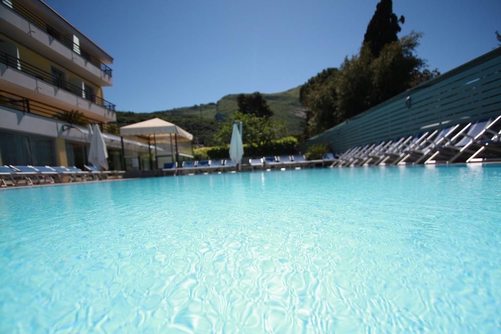 Hotel Miorelli Torbole Sul Garda Kültér fotó
