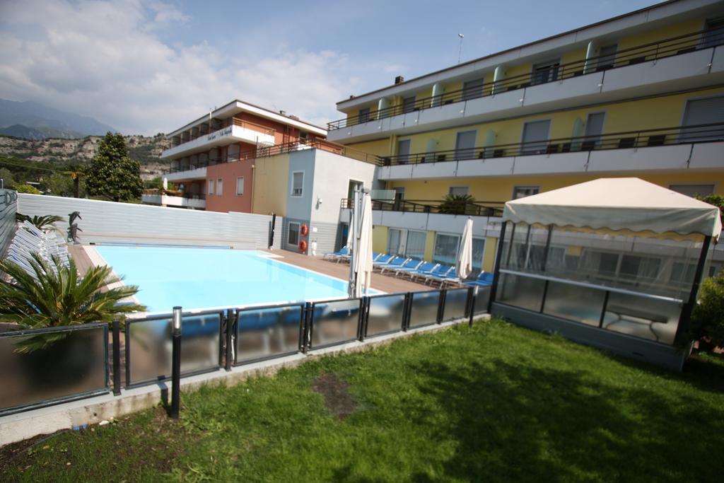 Hotel Miorelli Torbole Sul Garda Kültér fotó