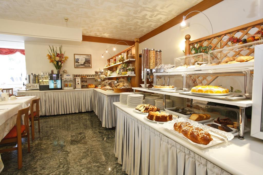 Hotel Miorelli Torbole Sul Garda Kültér fotó