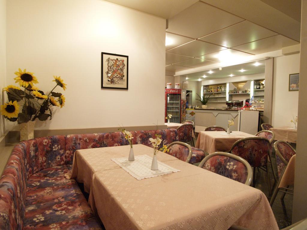 Hotel Miorelli Torbole Sul Garda Kültér fotó