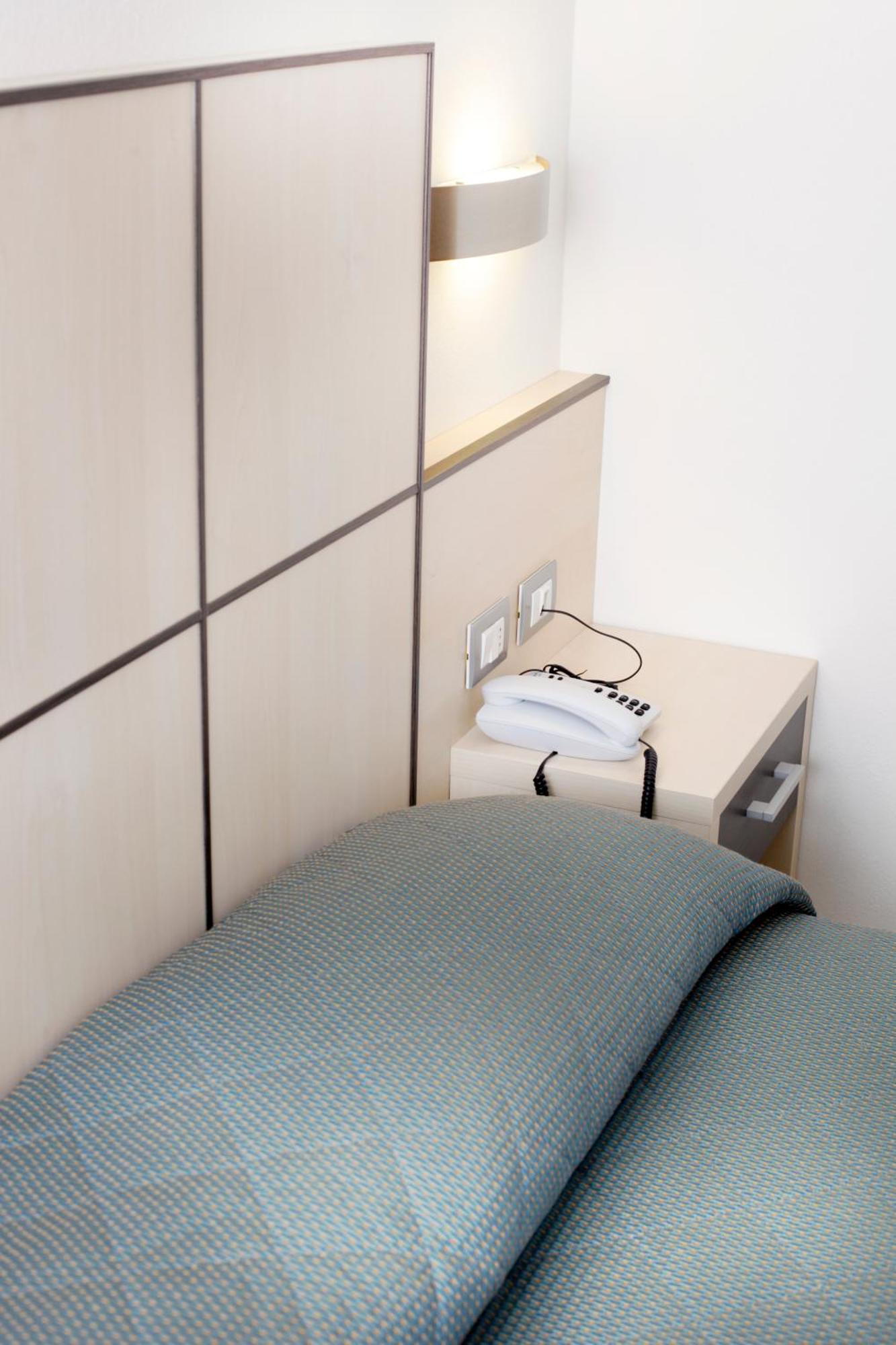 Hotel Miorelli Torbole Sul Garda Kültér fotó