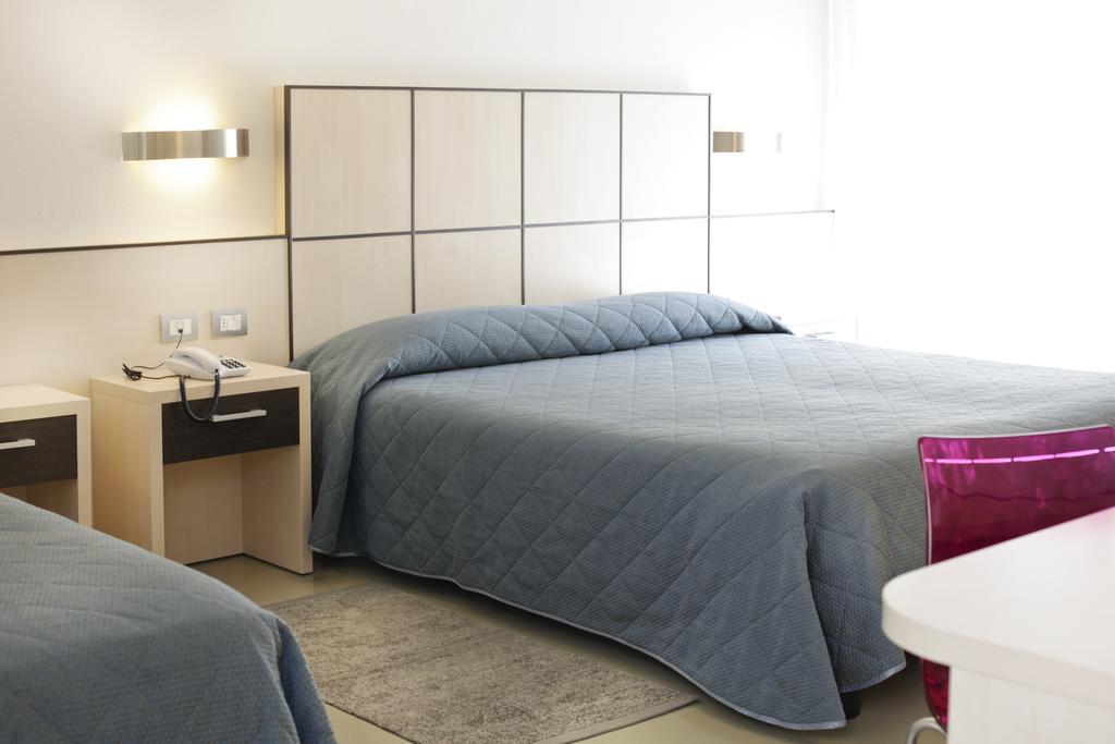 Hotel Miorelli Torbole Sul Garda Kültér fotó